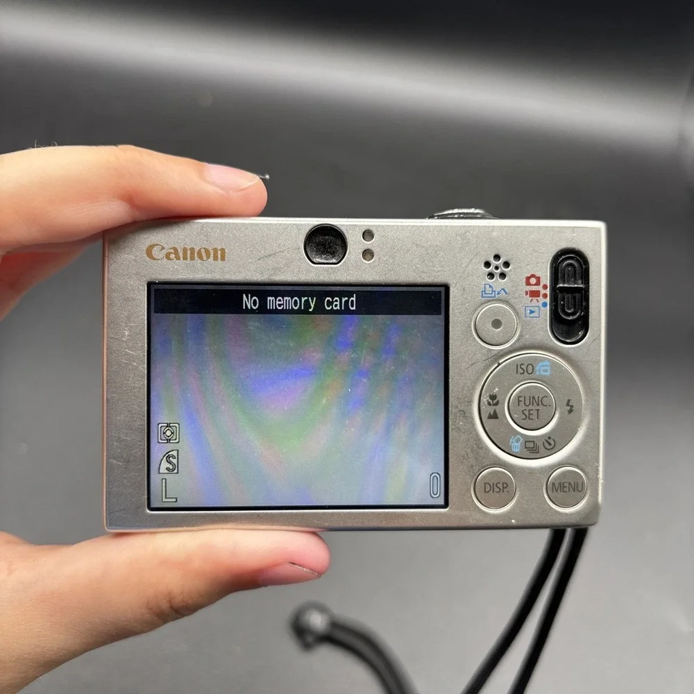 Canon Powershot SD1000 Silver Digital Compact Camera 7.1MP Digicam TESTED